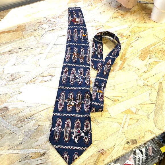 Looney tune mania Other - Official Looney Tunes Mania Silk Necktie w/Characters on It